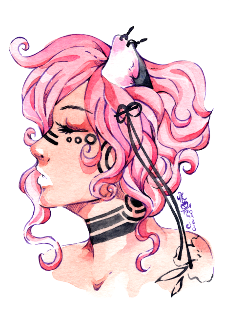 Rosahaariges Catgirl mit schwarzen Tattoos